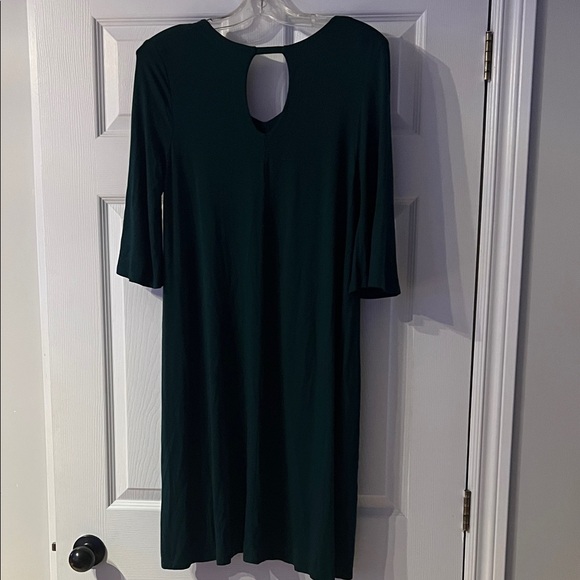 Elegant Green Midi Dress - Picture 3 of 4